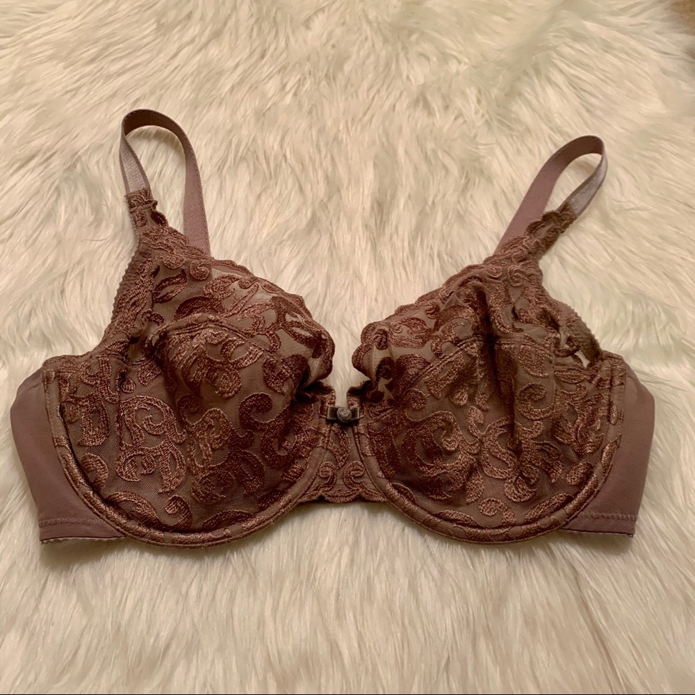 Wacoal unlined wired embroidered lace bra